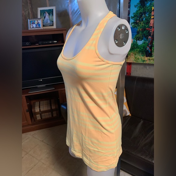 Two tone yellow Lululemon tank. 15” pit to pit. Great condition. - Picture 2 of 4